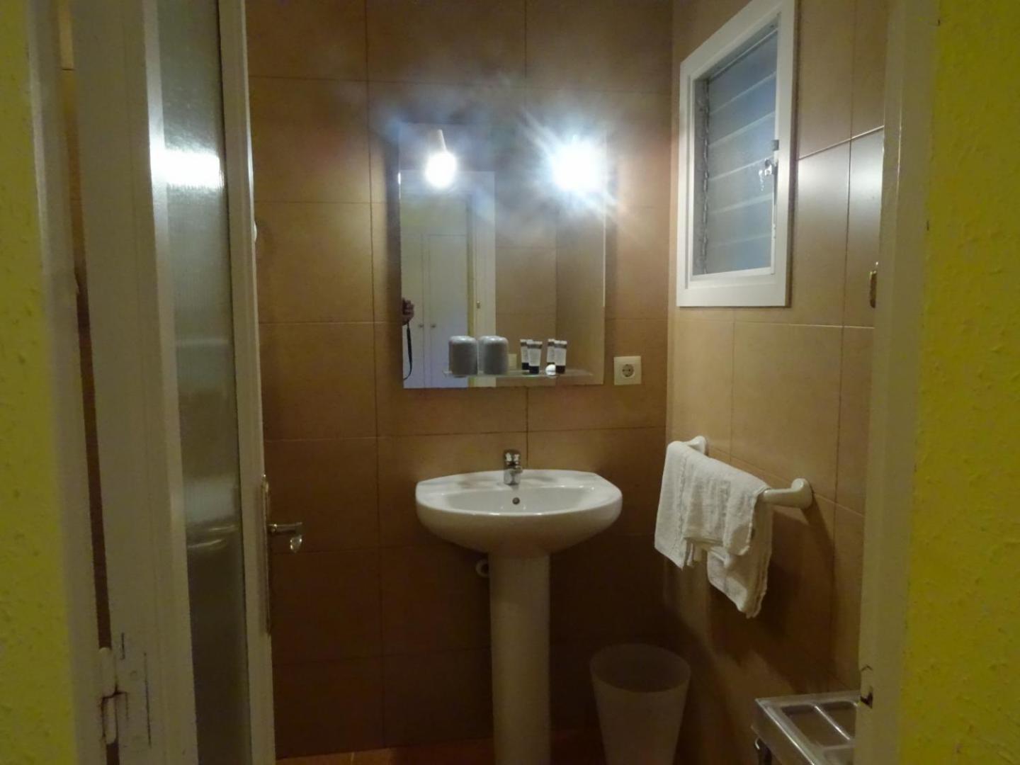 Hostal Lleida 塞古德卡拉斐 外观 照片
